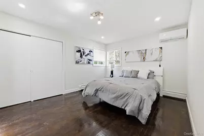 18 Park Drive E, Syosset, NY 11791 - Photo 17