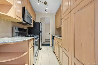 67-35 Yellowstone Boulevard #6K, Forest Hills, NY 11375 - Photo 5
