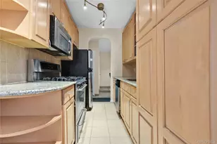 67-35 Yellowstone Blvd, Forest Hills, NY 11375 - Photo 5