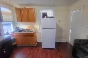112 Smith St, Poughkeepsie, NY 12601 - Photo 7