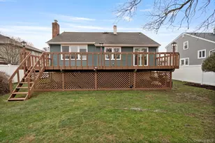 2386 Hampton Ave, Seaford, NY 11783 - Photo 35