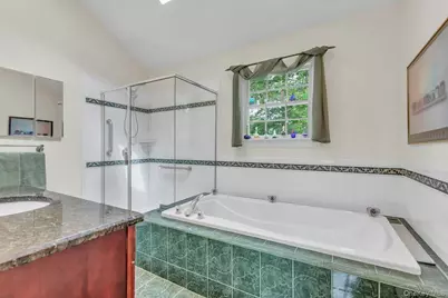 25 Middlesex Avenue, Oakdale, NY 11769 - Photo 21