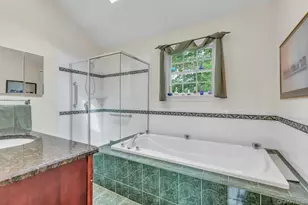 25 Middlesex Ave, Oakdale, NY 11769 - Photo 21