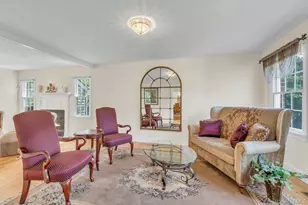 25 Middlesex Ave, Oakdale, NY 11769 - Photo 5