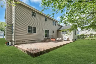 25 Middlesex Avenue, Oakdale, NY 11769 - Photo 29
