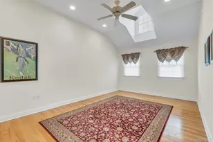 25 Middlesex Ave, Oakdale, NY 11769 - Photo 19