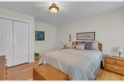 25 Middlesex Avenue, Oakdale, NY 11769 - Photo 23