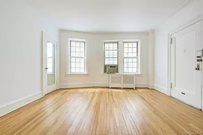 6 Burns Street #211, Forest Hills, NY 11375 - Photo 3