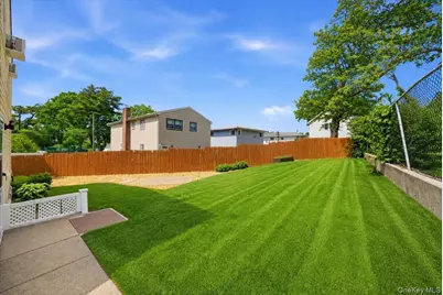 380 Sheridan Street, Westbury, NY 11590 - Photo 29