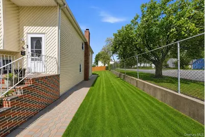 380 Sheridan Street, Westbury, NY 11590 - Photo 3