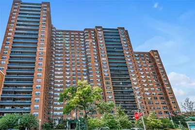 70-25 Yellowstone Boulevard #2 N, Forest Hills, NY 11375 - Photo 21