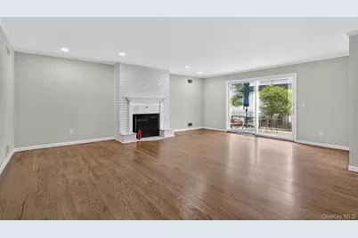 68B Graywood, Port Washington, NY 11050 - Photo 7