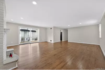 68B Graywood, Port Washington, NY 11050 - Photo 9