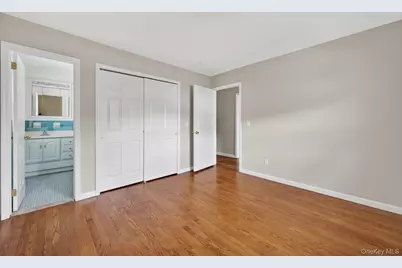 68B Graywood, Port Washington, NY 11050 - Photo 17
