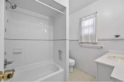 68B Graywood, Port Washington, NY 11050 - Photo 19