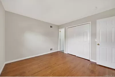 68B Graywood, Port Washington, NY 11050 - Photo 15