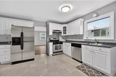 68B Graywood, Port Washington, NY 11050 - Photo 11