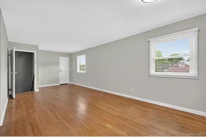 68A Graywood Road, Port Washington, NY 11050 - Photo 3
