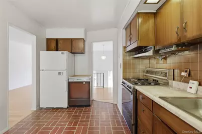 94 Babylon Avenue, West Islip, NY 11795 - Photo 11