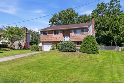 94 Babylon Avenue, West Islip, NY 11795 - Photo 3