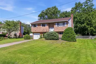 94 Babylon Ave, West Islip, NY 11795 - Photo 3