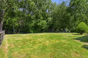 94 Babylon Ave, West Islip, NY 11795 - Photo 23