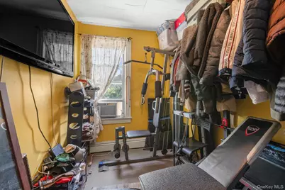60-09 69th Place, Maspeth, NY 11378 - Photo 11