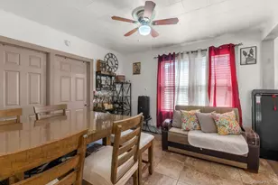 60-09 69th Pl, Maspeth, NY 11378 - Photo 17