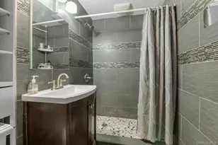 60-09 69th Pl, Maspeth, NY 11378 - Photo 7