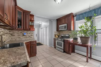 60-09 69th Place, Maspeth, NY 11378 - Photo 9