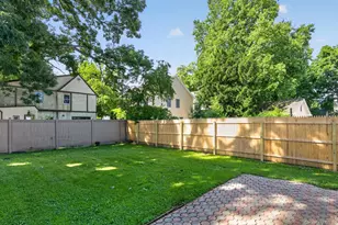 48 Locust St, Westbury, NY 11590 - Photo 23