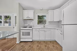 48 Locust St, Westbury, NY 11590 - Photo 7