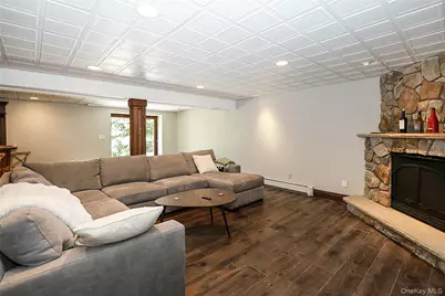 21 Hildreth Avenue, Huntington, NY 11743 - Photo 25