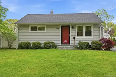 609 Montauk Highway, Oakdale, NY 11769 - Photo 1