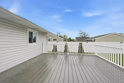 609 Montauk Highway, Oakdale, NY 11769 - Photo 13
