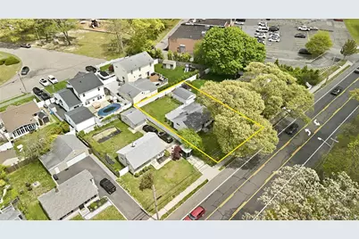 609 Montauk Highway, Oakdale, NY 11769 - Photo 17