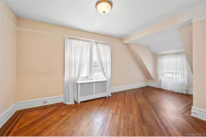 15 Maine Avenue, Rockville Centre, NY 11570 - Photo 13