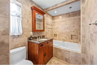 15 Maine Avenue, Rockville Centre, NY 11570 - Photo 21