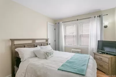 38 Emmett Terrace, New Rochelle, NY 10805 - Photo 19