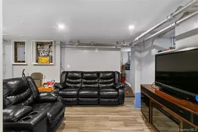38 Emmett Terrace, New Rochelle, NY 10805 - Photo 21