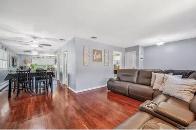 413 N Broadway, Lindenhurst, NY 11757 - Photo 7