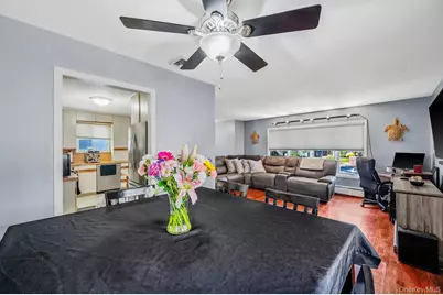 413 N Broadway, Lindenhurst, NY 11757 - Photo 9