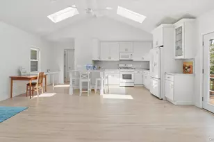 32 Red Creek Rd, Hampton Bays, NY 11946 - Photo 7