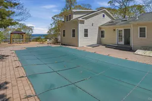 32 Red Creek Rd, Hampton Bays, NY 11946 - Photo 3
