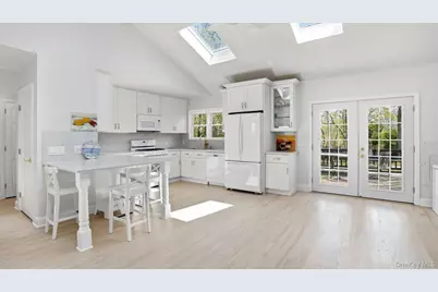 32 Red Creek Road, Hampton Bays, NY 11946 - Photo 11