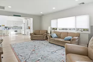 32 Red Creek Rd, Hampton Bays, NY 11946 - Photo 7
