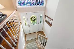 24 Biltmore Ave Ext, Oakdale, NY 11769 - Photo 5