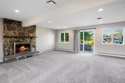 24 Biltmore Avenue Extension, Oakdale, NY 11769 - Photo 33