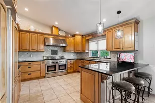 24 Biltmore Ave Ext, Oakdale, NY 11769 - Photo 23
