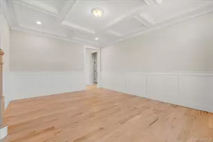 10 Lee Pl, Old Bethpage, NY 11804 - Photo 9